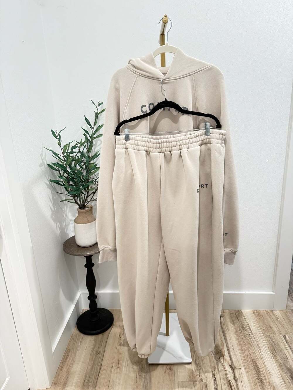 COMFRT Matching Hoodie and Sweatpants Set Beige Size 3XL